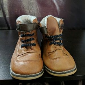 Boys boots